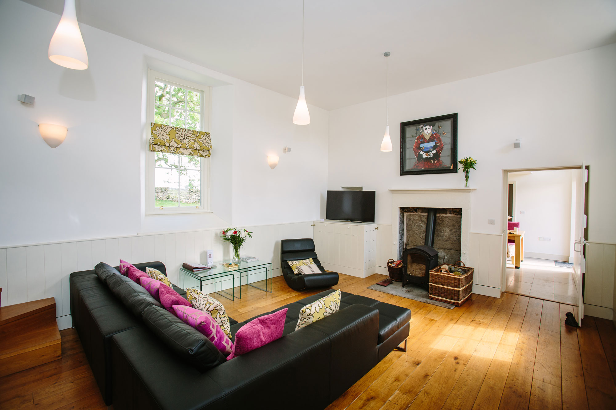 The main room leads into the kitchen 